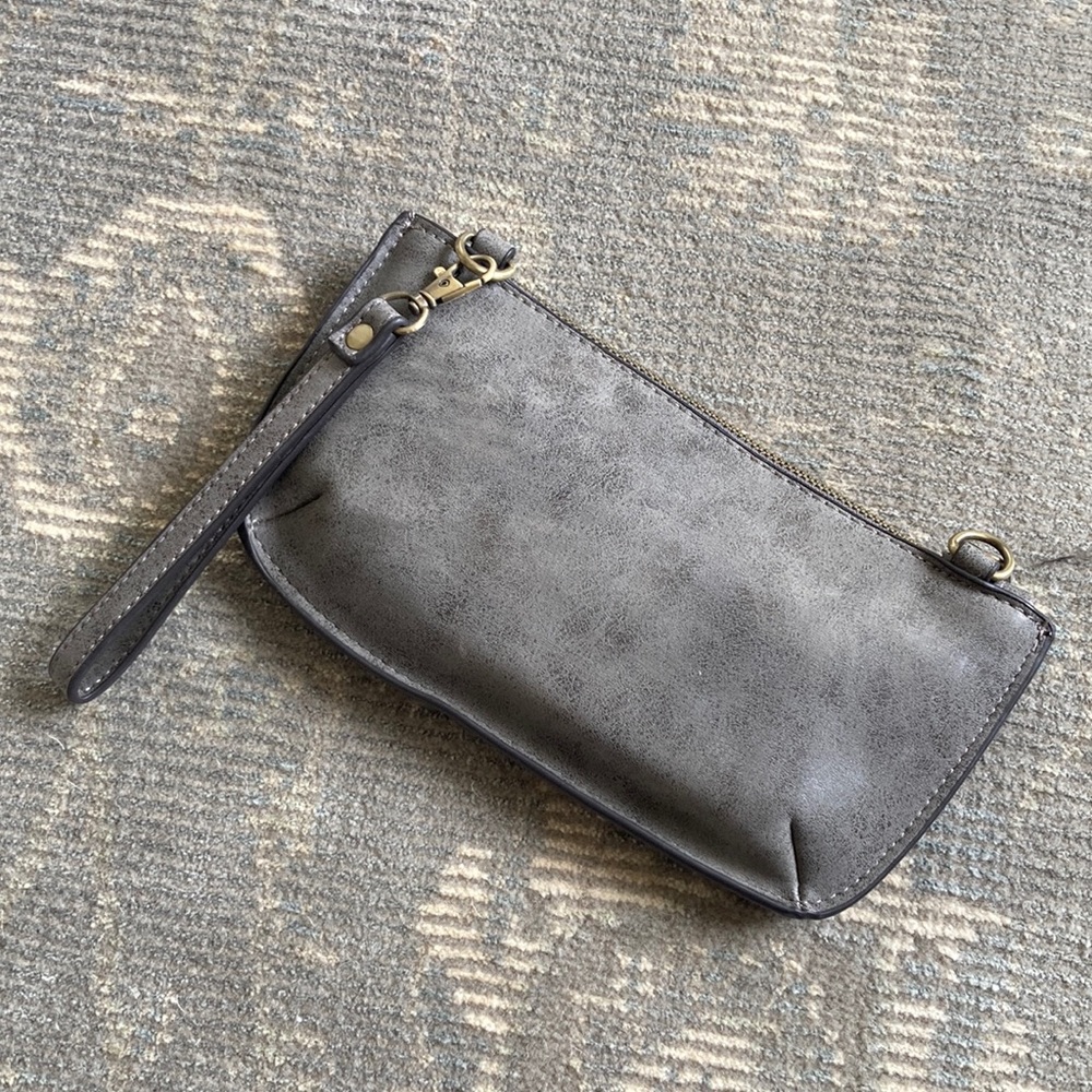 Wristlet wallet
